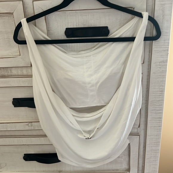 Halara  
Cowl Neck Backless Adjustable Buckle Ruched Casual Tank Top - Picture 3 of 3